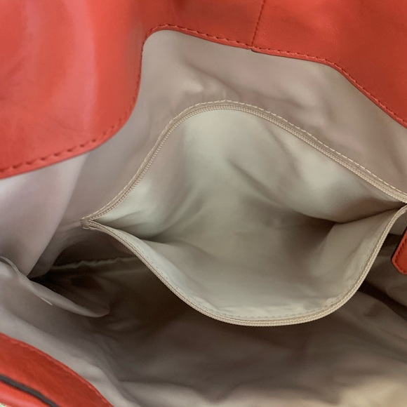 Coach Coral Leather Bag - Picture 4 of 7